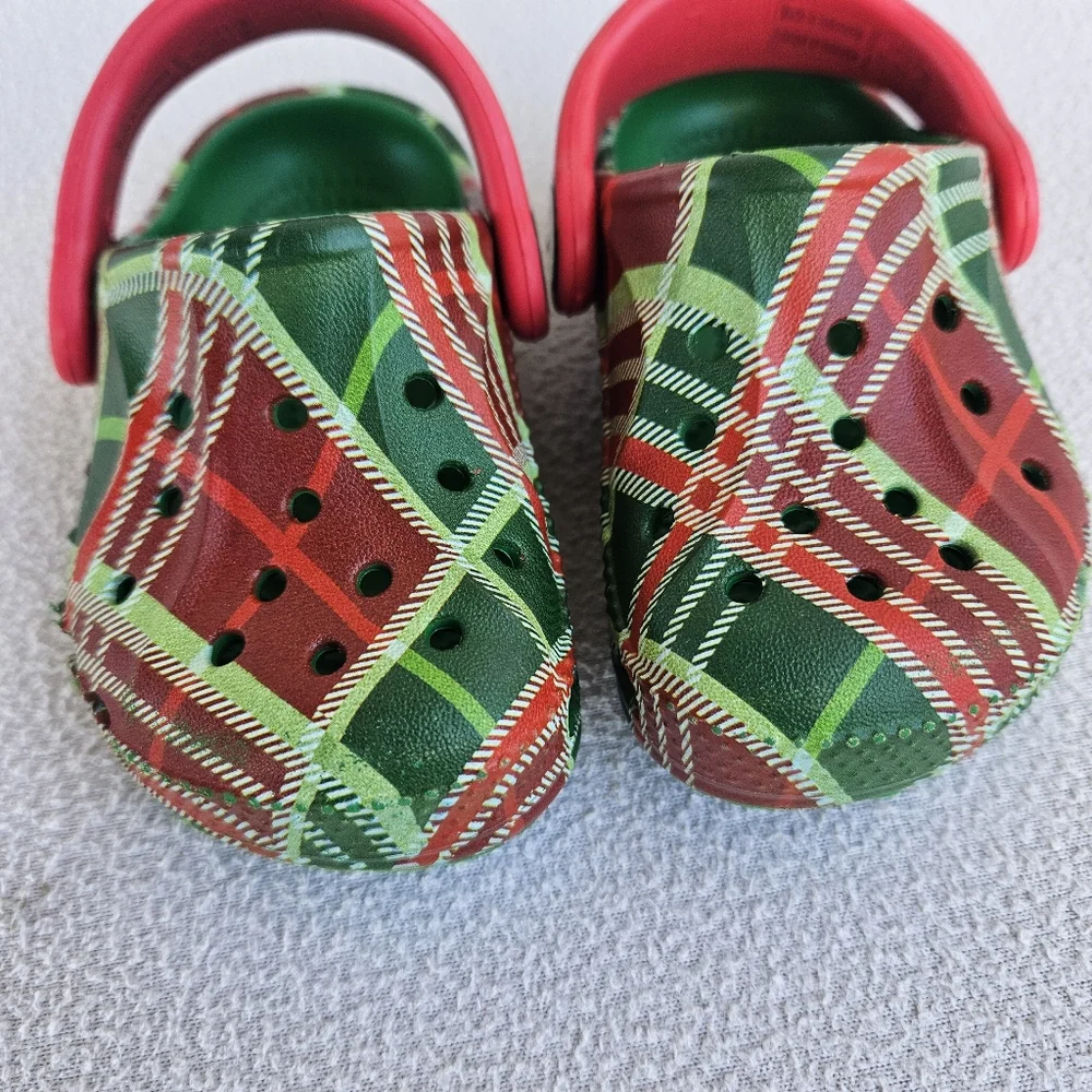 Crocs Baya Holiday Christmas Plaid Clogs Green Red Toddler SZ C4 Slip-On